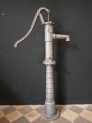 Gusseiserne Schwengelpumpe ca. H 133 cm