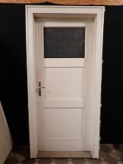 Zimmertür mit Umfassungszarge, DIN links, ca. B 88 x H 207 cm, VERKAUFT