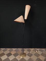 Mid Century Stehleuchte, Tütenlampe, ca. H 163 cm