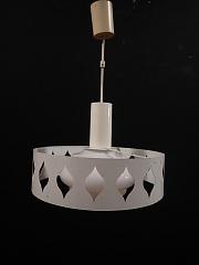 Hängeleuchte aus Glas mit Metallschirm, B 35 cm x H 28 cm