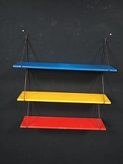 Buntes Wandregal aus den 60er-Jahren, Leiterregal, ca. B 66 cm x H 67 cm