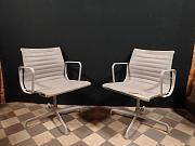 Eames Chair Paar Modell 938-138 in beige für Vitra