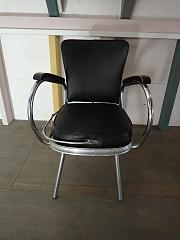 Friseurstuhl mit klappbarer Sitzfläche H 92 cm x B 61 cm