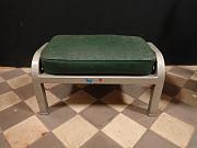Fußhocker mit grünem Kunstlederpolster, ca. B 65 x T 38 x H 37 cm