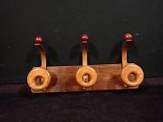 Wandgarderoben aus Holz, ca. B 60 / 73,5 x H 29,5 x T 12 cm