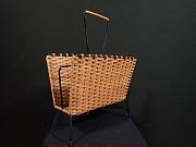 Zeitschriftenständer aus Rattangeflecht