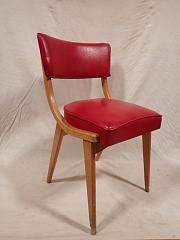 60er-Jahre Küchenstuhl mit rotem Kunstleder, ca. H 78 cm x B 44,5 cm x T 42 cm
