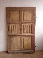 Weichholzhaustür mit verzierten Kassettenfüllungen, DIN links, ca. B 110 x H 178 cm